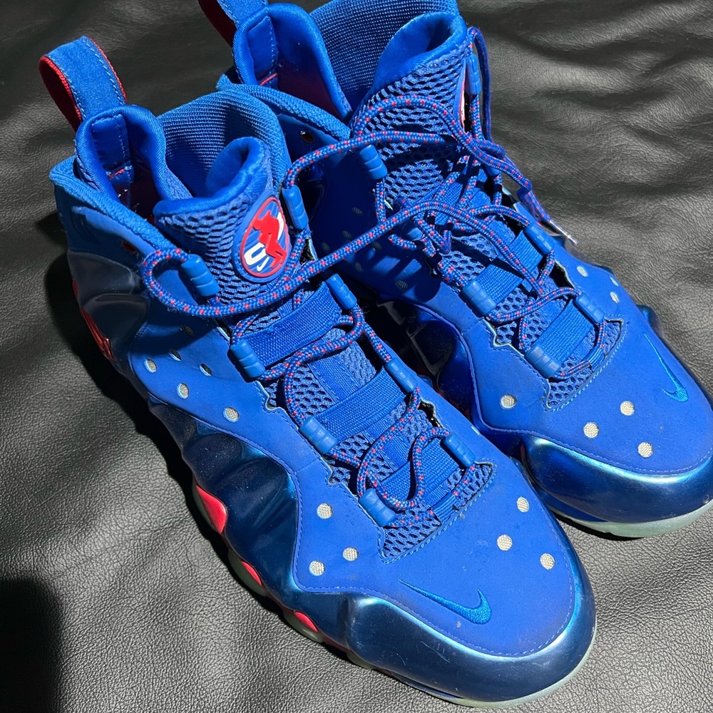 Used Nike sneakers shoes